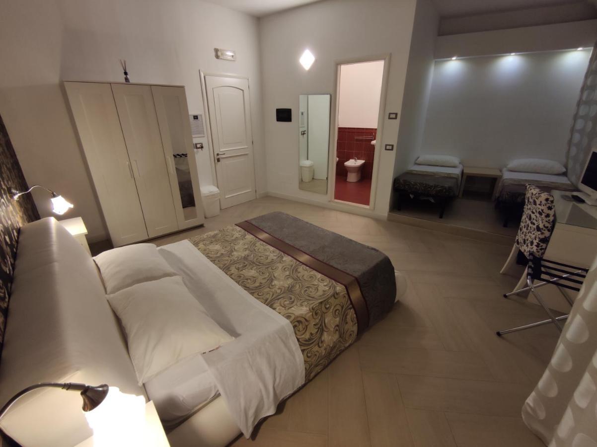 Sami Rooms - Teatro A 400 Mt - Ortigia A 1500 Mt - Syracuse Exterior photo