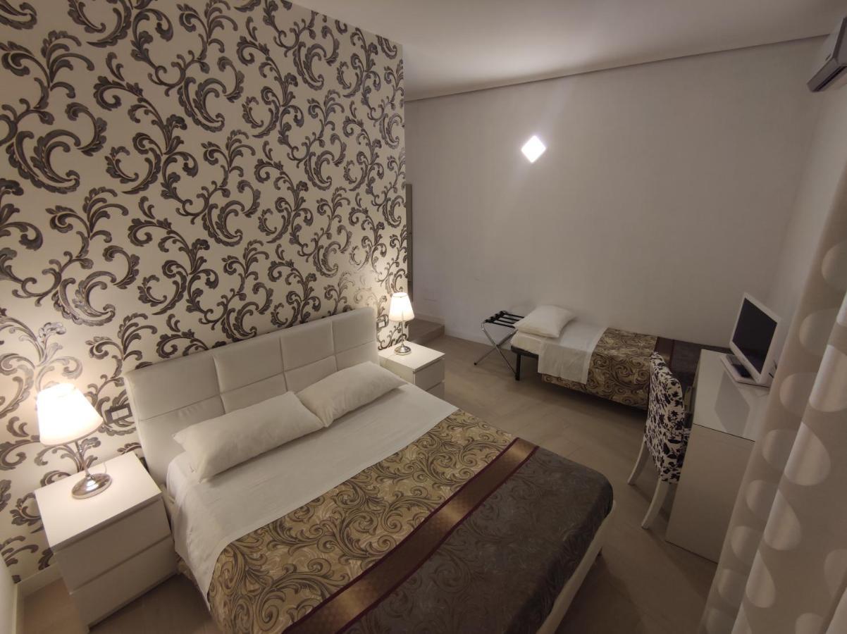 Sami Rooms - Teatro A 400 Mt - Ortigia A 1500 Mt - Syracuse Exterior photo
